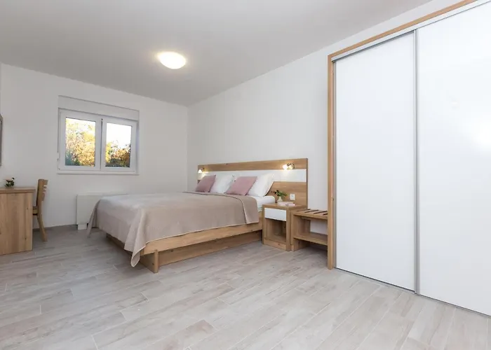 Paulo Starigrad Paklenica