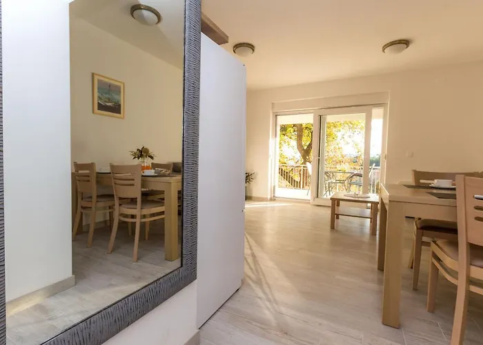 Paulo Apartman Starigrad Paklenica