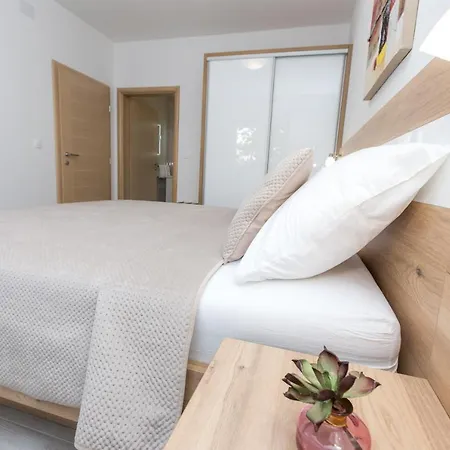 Apartament Paulo *